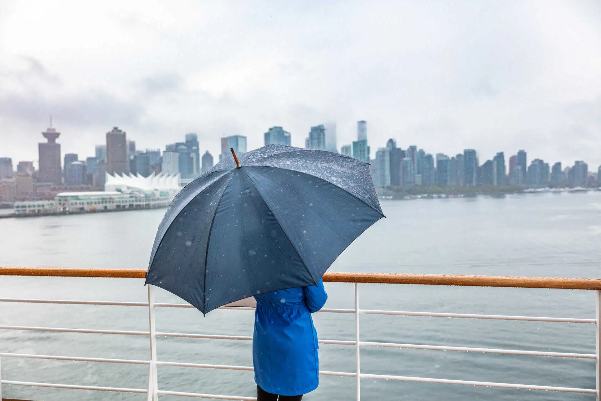 temporali in Vancouver_3105 - Weather Alberta: Powerful winds slam Edmonton with rare intensity