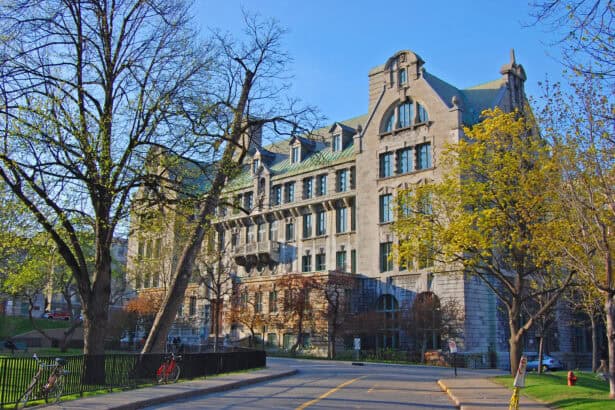 Weather Quebec intense heat wave shuts down schools_2306 - Weather Quebec: intense heat wave shuts down schools