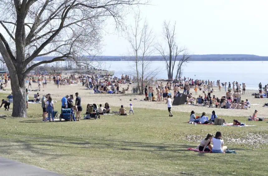 hot in Ontario-1607 - Weather Toronto: Heat and smoke continue to grip Ontario